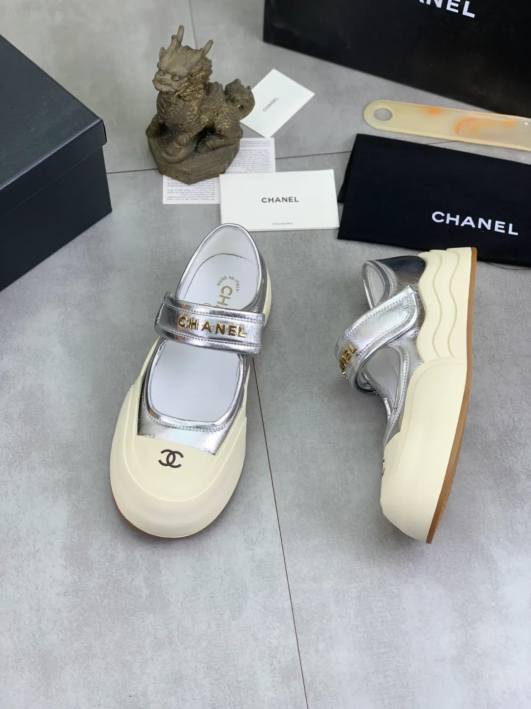 Men's men's shoes 💰P562 new high quality Chanel 25k spring counter new top quality [proud] This boot is really a lucky star for small people, thick sole 5cma more refined rhombus, slim legs, the key is very comfortable upper foot: imported cowhide lining: sheepskin lining outsole: genuine molded tpu outsole ~ 5cm heel height Color: 3️⃣ colors available Size: 35-40 (41 made to order, non-refundable)